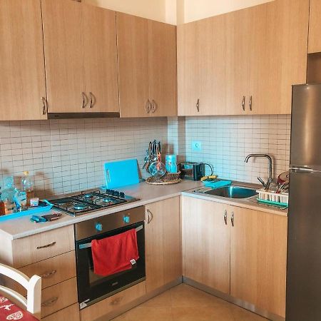 Mimi'S Beach Apartment Vlorë Buitenkant foto