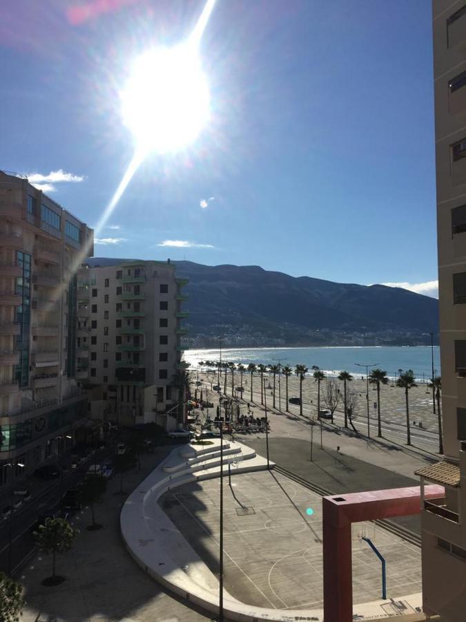 Mimi'S Beach Apartment Vlorë Buitenkant foto